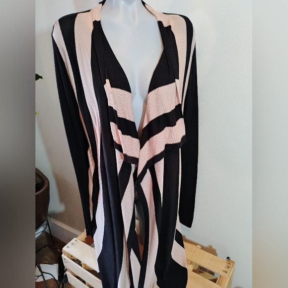 Retro-ology sweater, NEW with tags, XL - Picture 3 of 7